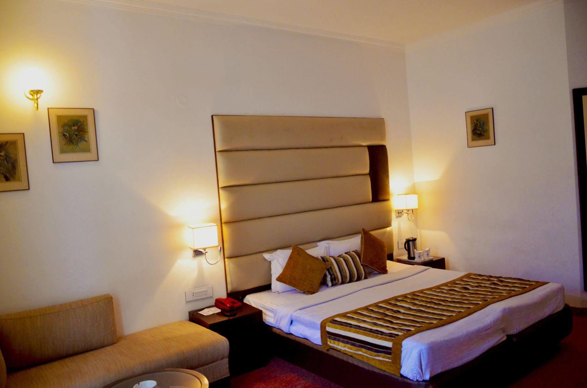 มสนาลิ ไฮท์ Hotel มะนาลี ภายนอก รูปภาพ